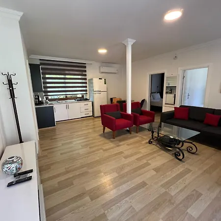 Keyif & Aparts Affittacamere Çıralı